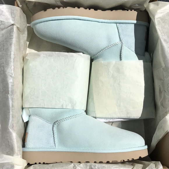 UGG Women's Bailey Bow II Boot - Picture 11 of 11